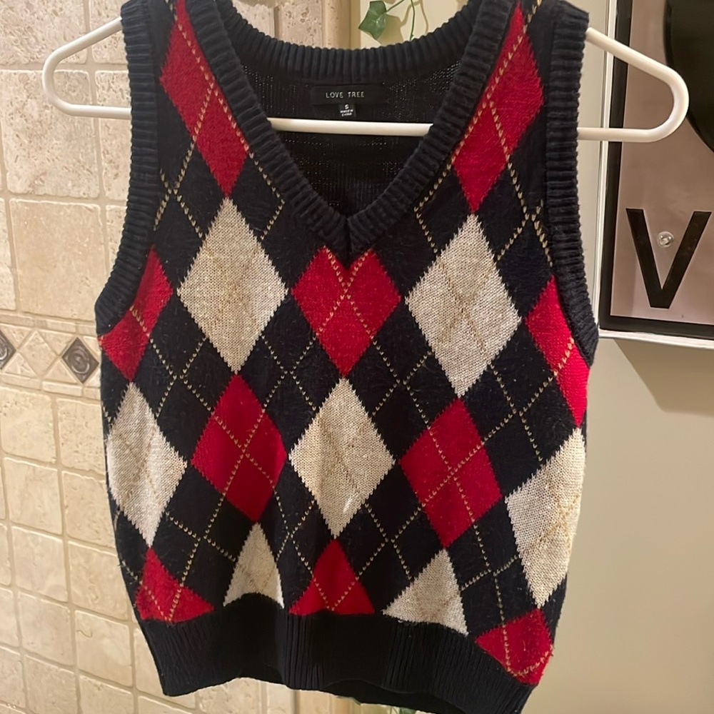 Love tree- Navy blue and red sweater vest, size S